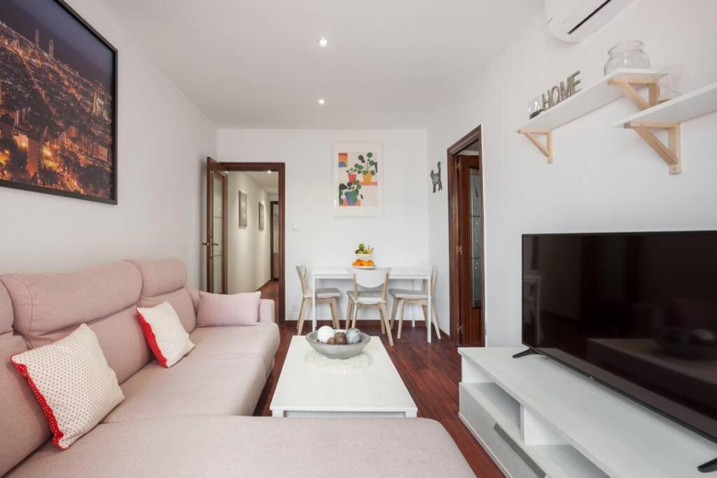 Habitaciones Camp Nou Apartment L'Hospitalet de Llobregat Bagian luar foto